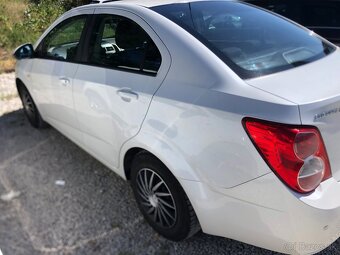 Chevrolet aveo 2014 - 9