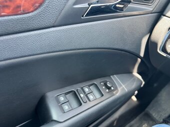 Škoda Superb kombi 2.0 TDI - 9