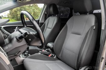 Hyundai i30 Combi 1.6 CRDi 81 kW 2015 - 9
