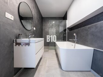 Luxusná vila s dvojgarážou a slnečným pozemkom v mestskej ča - 9