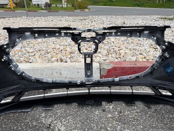 Predám nárazník na Mazdu 3. - 9