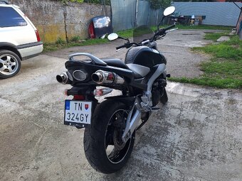 Suzuki GSR 600 - 9