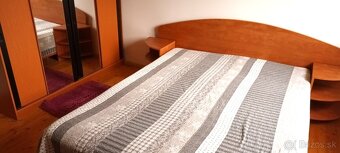 Kompletne zariadený 3-i byt v RD na dobrej adrese v Hlohovci - 9