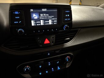 Hyundai i30 1,4 73kW benzín 87000km 2018 Led combi - 9