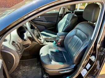 KIA SPORTAGE 2.0CRDI 4x4 AUTOMAT - 9