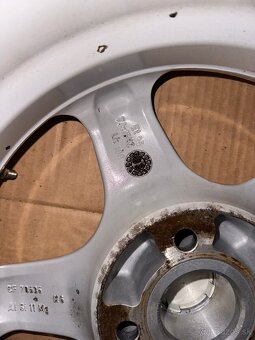 Borbet R15 4x100 7J ET35 - 9