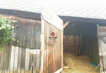 PRIESTRANNÝ RODINNÝ DOM S VEĽKÝM POZEMKOM – BEŽOVCE, OKRES S - 9