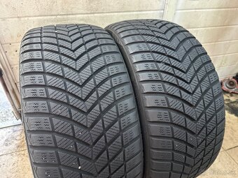 245/40R18 zimne - 9
