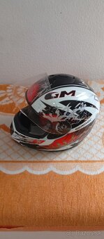 Ponúkam na predaj nejaké oblečenie na Moto. - 9