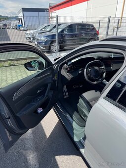 Peugeot 308SW GT 1.5bluehdi 130koni EAT8 ODPOCET DPH - 9