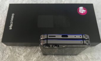 Samsung Galaxy Z Flip5 RAM 8GB/512GB RAM - 9