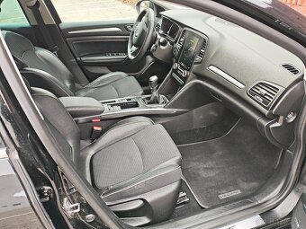 RENAULT MEGANE BOSE EDITION TCE 130 R.V.2016 - 9