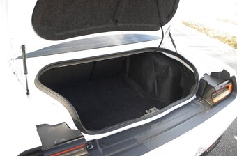 Dodge Challenger 5,7 HEMI RT - 9