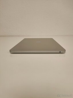 MacBook Pro 2017 | i5 • 16GB • 256GB SSD - 9
