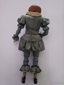 AKCNE FIGURKY 2 - 9