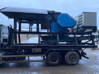 Čelustovy drvič - 9