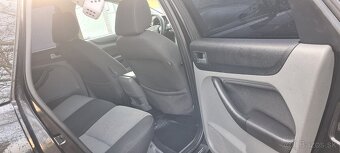 Predám Ford Focus Combi MK2 2.0 TDci - 9