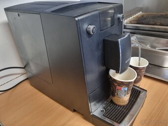 Predajný stánok zo zariadenim - 9