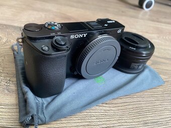 Sony A6000 + Príslušenstvo - 9