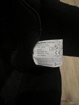 Snowboard + vybavenie - 9