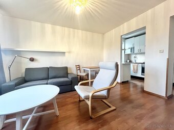 Prenajom - 3izb byt Svätoplukova ulica - 9