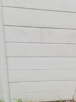 Podhrabová doska, Betónový plot - VÝCHOD POZOR - 9