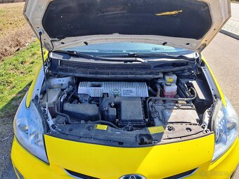 Predám Toyota Prius 1.8 Hybrid 2012 - 9