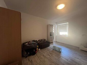 Na predaj rodinný domček s 13 árovým pozemkom - 9