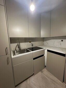 Kompletne zrekonštruovaný 2-izbový byt s balkónom, výťah - 9