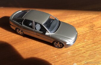 Opel Vectra B  1:43 Schuco Germany - 9