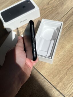 iPhone 7 - 9
