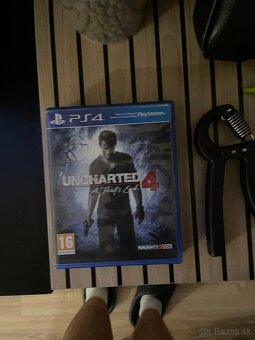 PS4 pro 1tb - 9