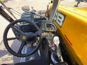 JCB 2015 4x4 čelný nakladač VIN 216 - 9