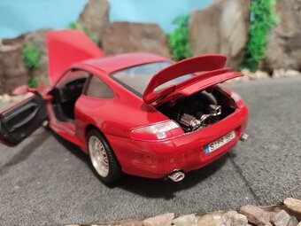 Prodám model 1:18 porsche 911 GT3 996 - 9