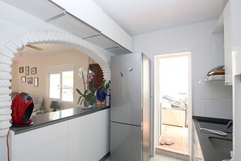Nádherný 2-izbový apartmán v Las Colinas de Calahonda - 9