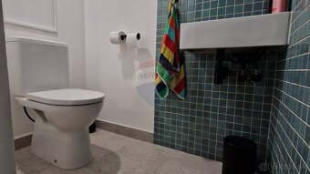 Prenájom rodinného domu po kompletnej rekonštrukcii v malebn - 9