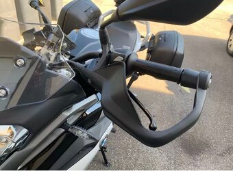 Kryty páčiek na BMW - 9