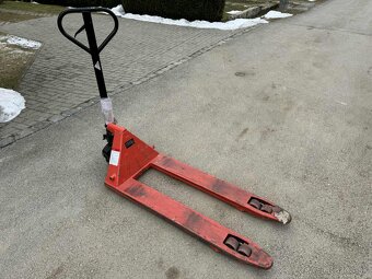 Ponúkam na predaj paletový vozík 2000 - 9