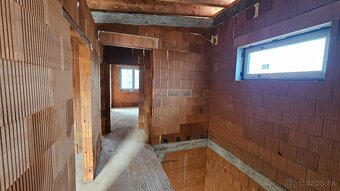 Rodinný dom- Poproč - 9