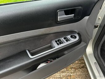 Ford Focus 1.8 benzín - 9