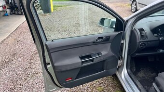 Predam VW POLO 9n 1.4 automat - 9