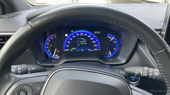 Toyota Corolla TS 1.8 Hybrid, 2021, 40 000 km, ZÁRUKA - 9