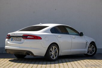 Jaguár XF r. v. 2016 - 9
