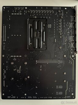 GIGABYTE B650 AORUS ELITE AX V2 - 9