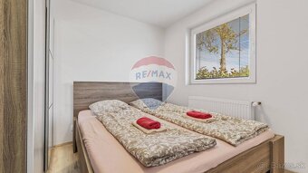 PREDAJ : pozemok 1323 m2, dve bytové jednotky, Štvrtok na Os - 9