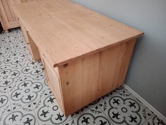 Starý, psací stůl po renovaci - 9