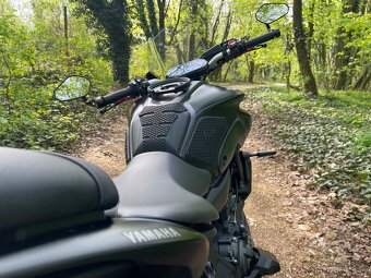 Yamaha MT 07 model 2023 - 9