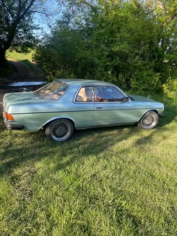 Mercedes 123 coupe - 9