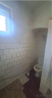 Na predaj rodinný dom v centre Vrábel v tichej uličke - 9