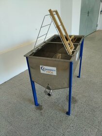 Odvíčkovací stůl - 9
